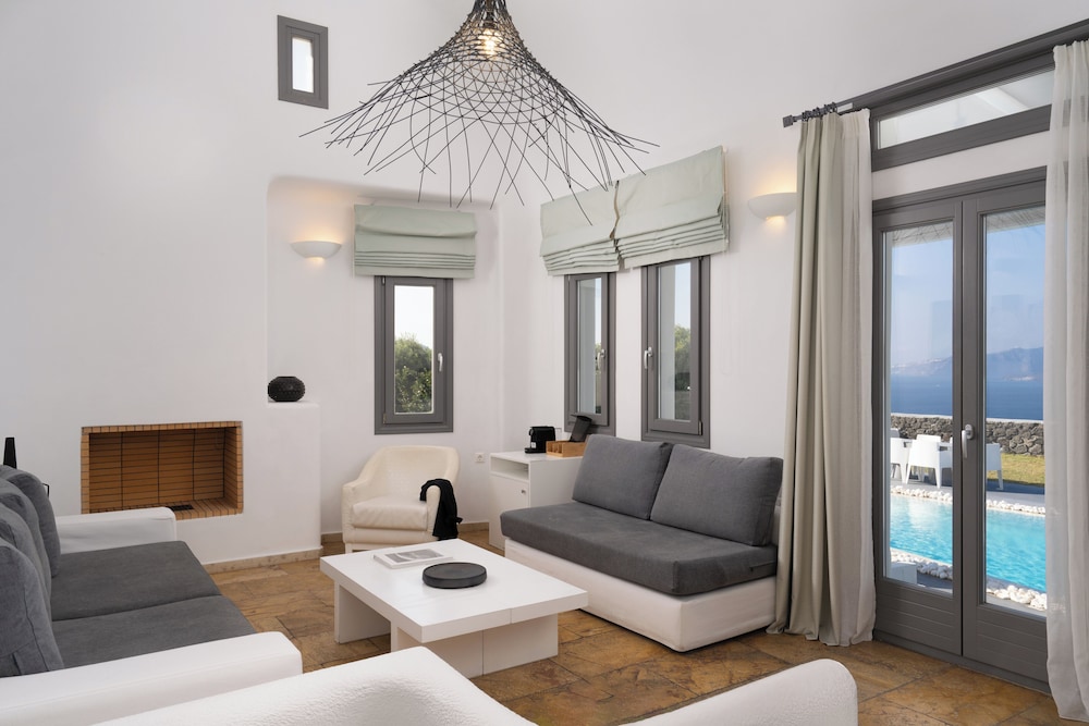 Santorini Princess Presidential Suites 32/50