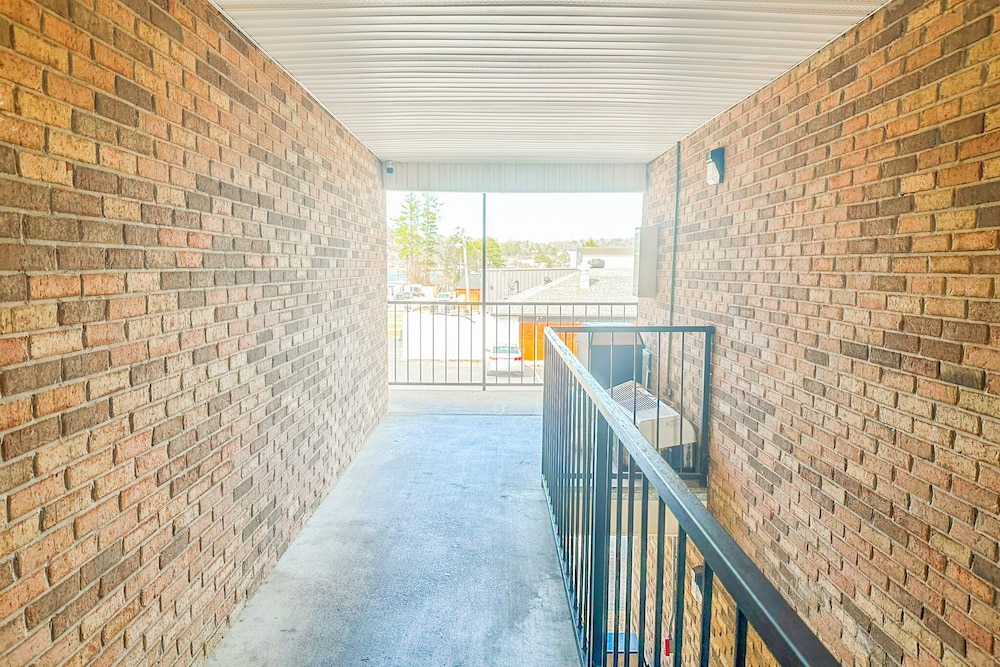 Regal Inn Guntersville Hwy 431 21/50