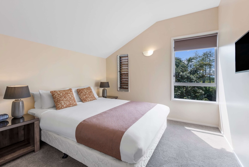 3 BEDROOMS, DELUXE, APARTMENT