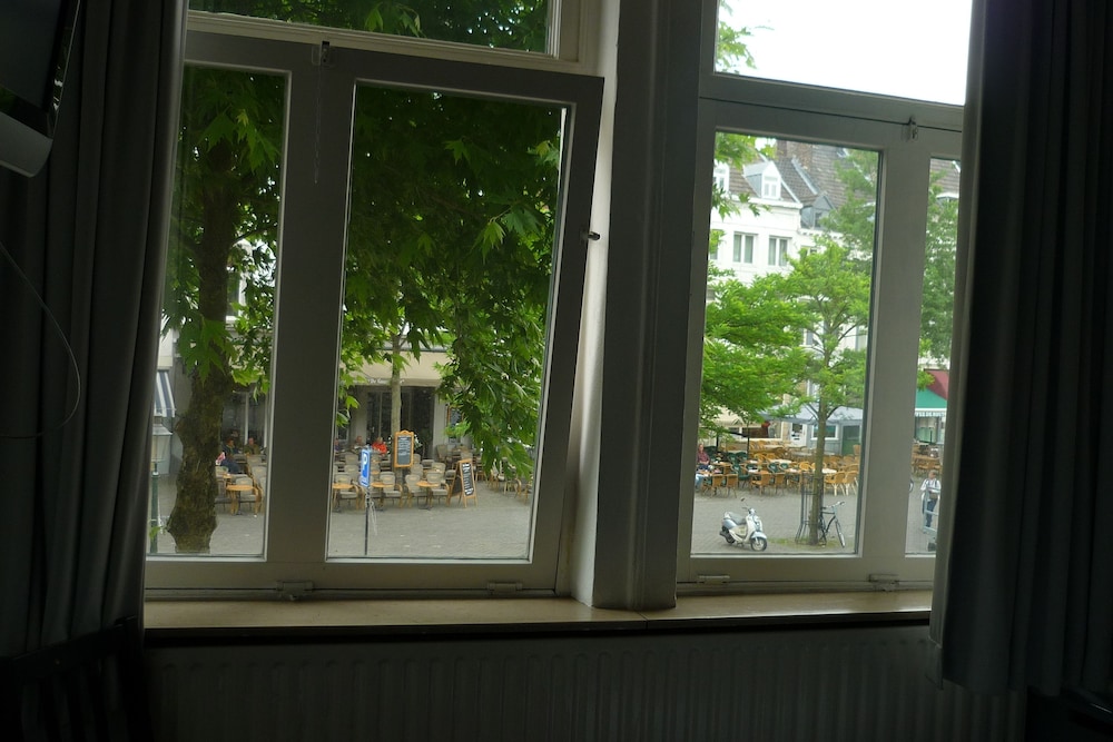 Hotel Beez NO.106 11/45