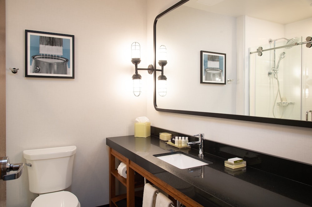 Hotel Indigo Madison Downtown 48/80