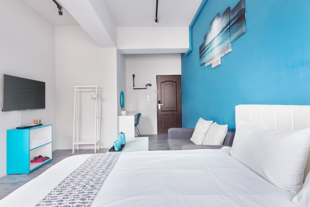 DELUXE, DOUBLE BED