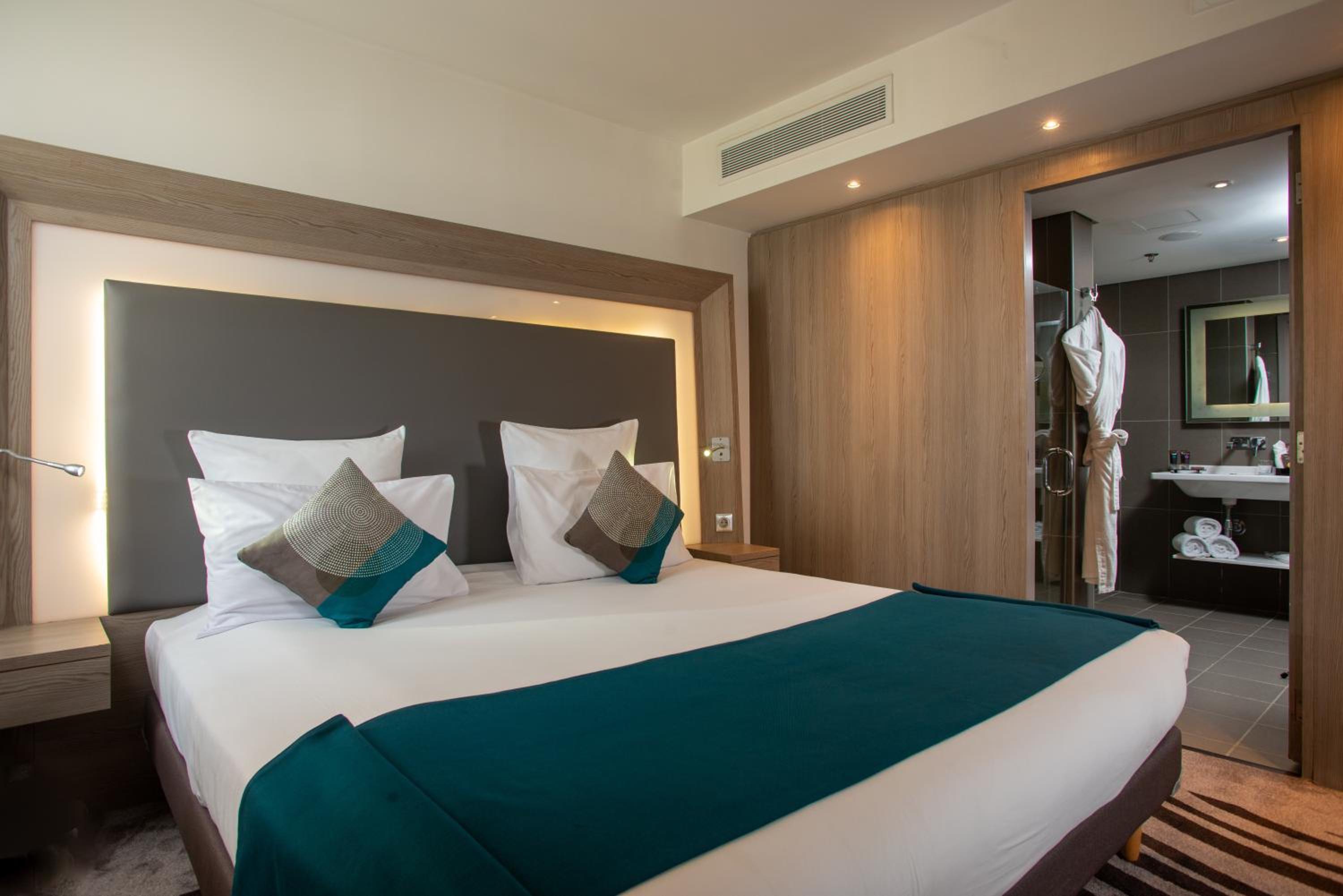 جناح سوبيريور بسرير مزدوج، Novotel Cairo Airport 5/10