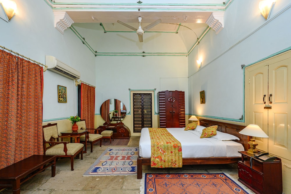 The Piramal Haveli (20th Century; Shekhavati, Rajasthan) 9/39