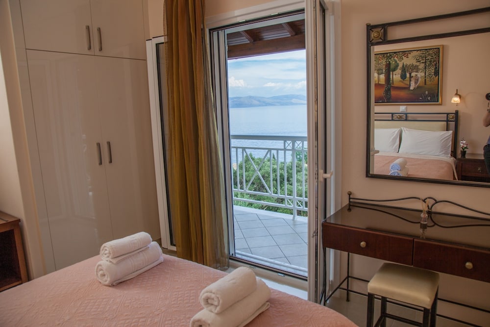 Brentanos Apartments - View Of Paradise 7/50