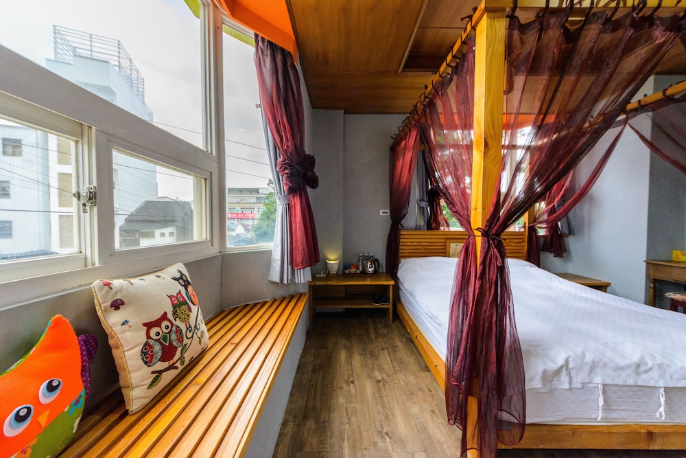 Owl Castle Bed and Breakfast 10/31
