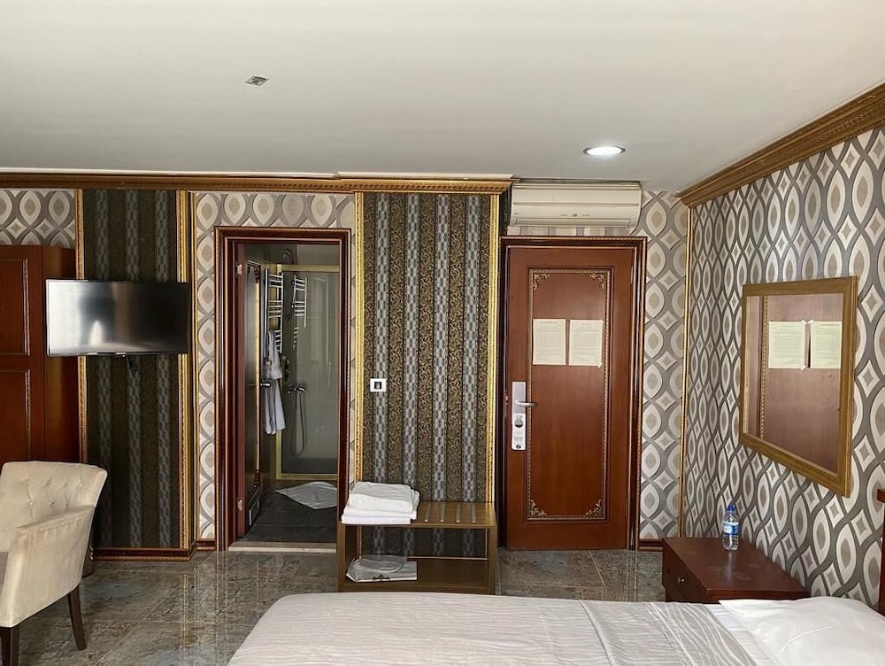 Grand Merin Hotel 11/63
