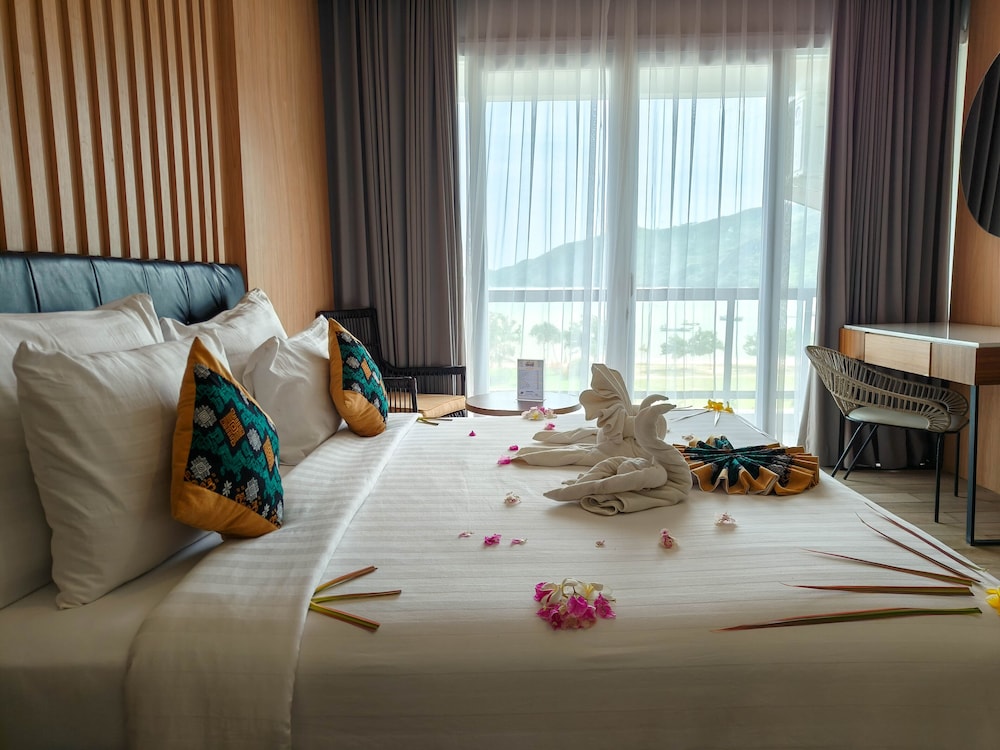 Raja Hotel Kuta Mandalika Resort & Convention 32/64