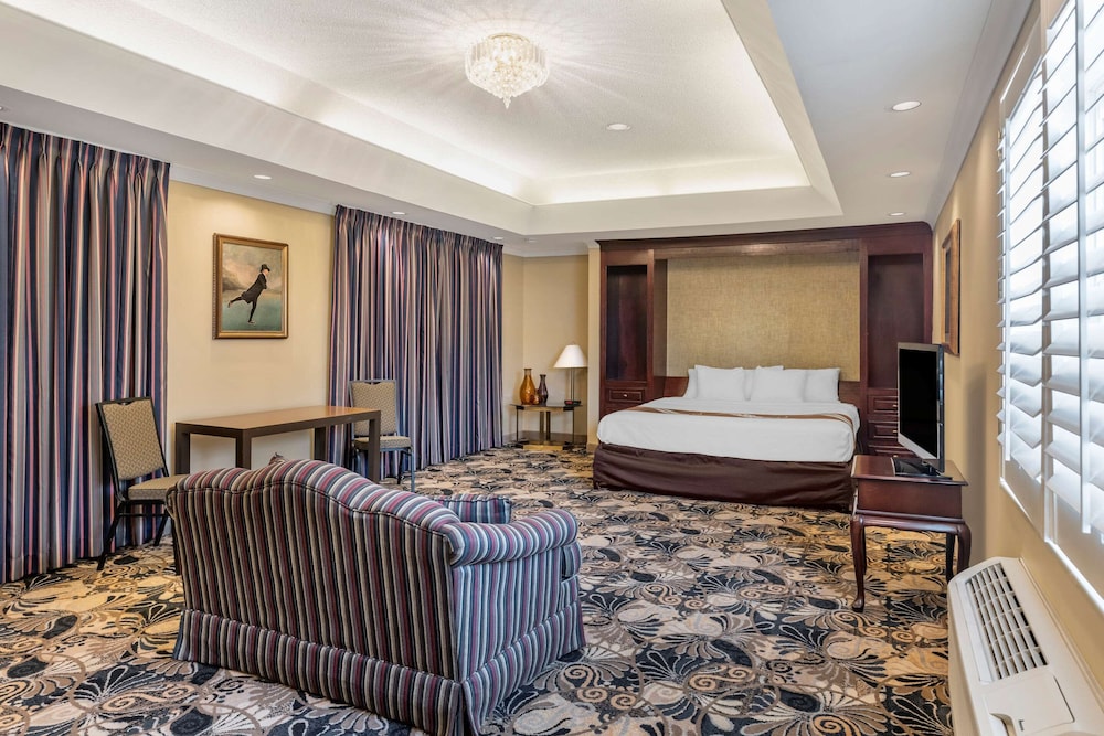 Quality Inn & Suites Garden Of The Gulf 6/46