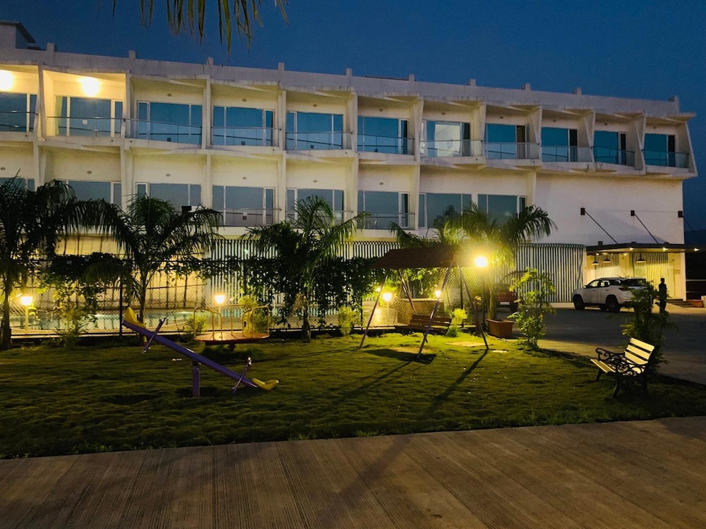Viola Beacon Resort Lonavala photo3