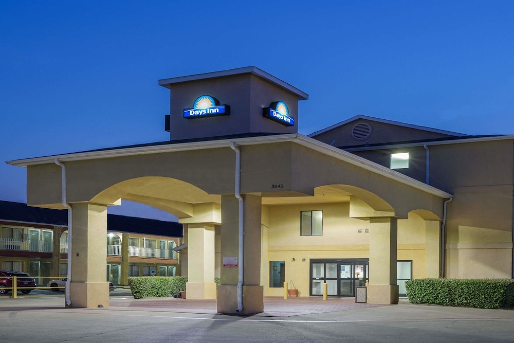 Days Inn by Wyndham Dallas Garland West 2/23