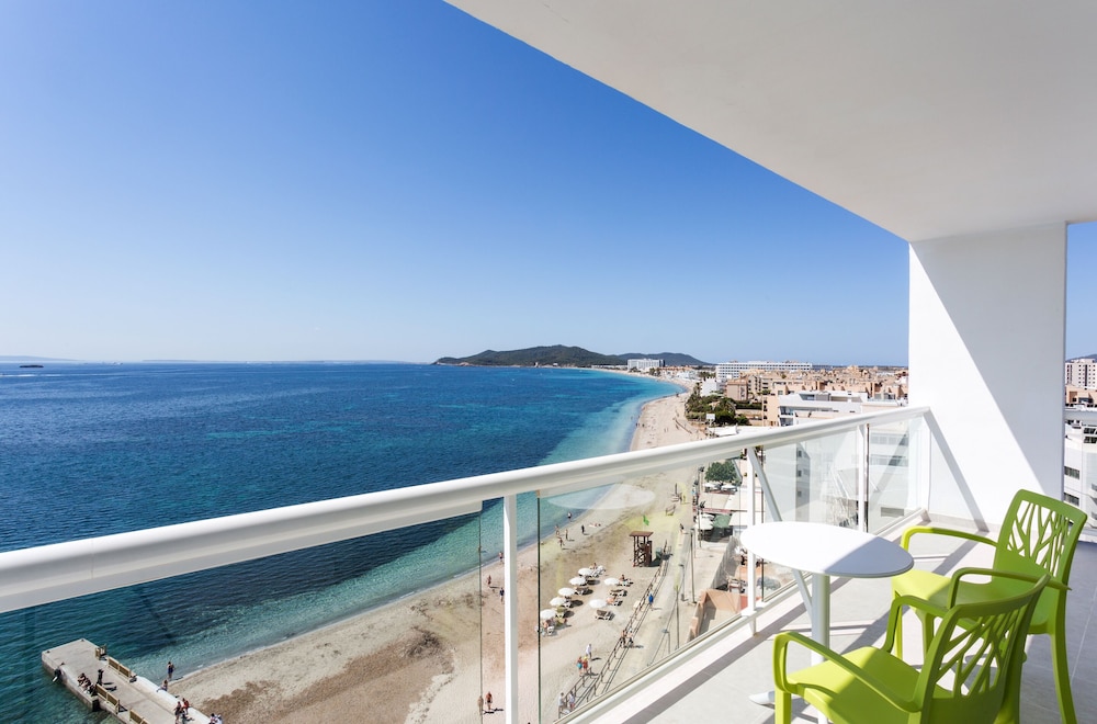 The Ibiza Twiins 47/50