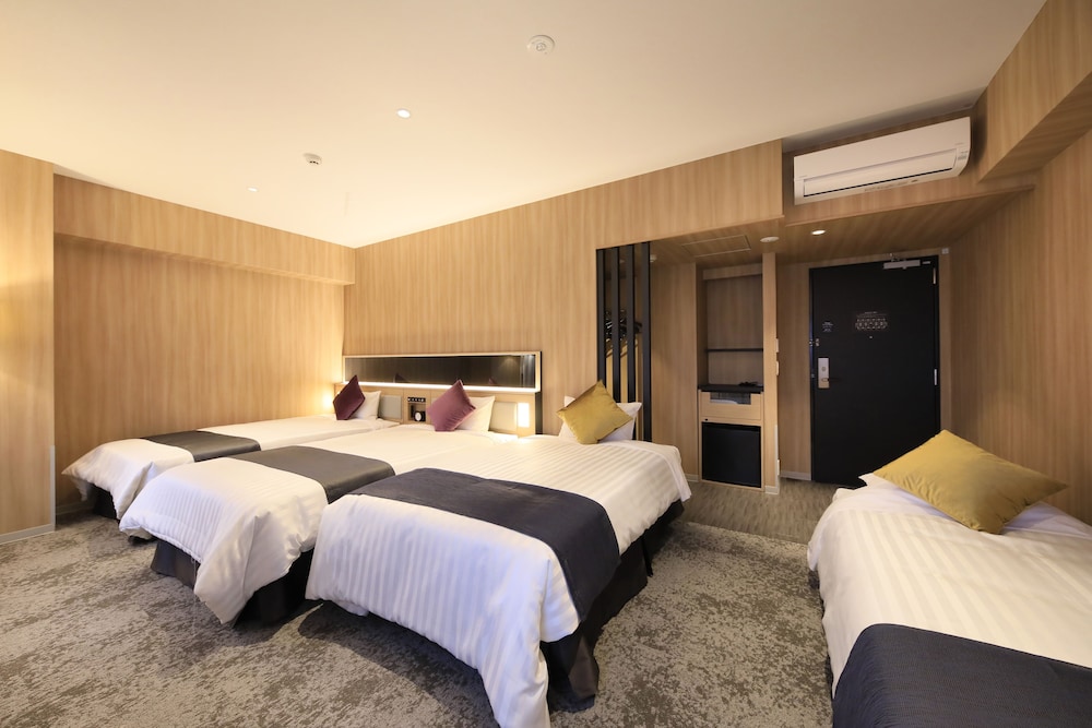 Quintessa Hotel Fukuoka Tenjin Comic & Books 8/37