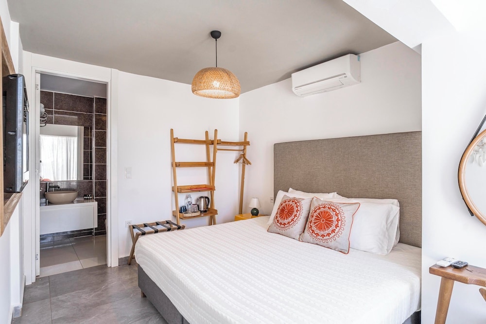 La Brezza Beach & Hotel Yalikavak 5/50