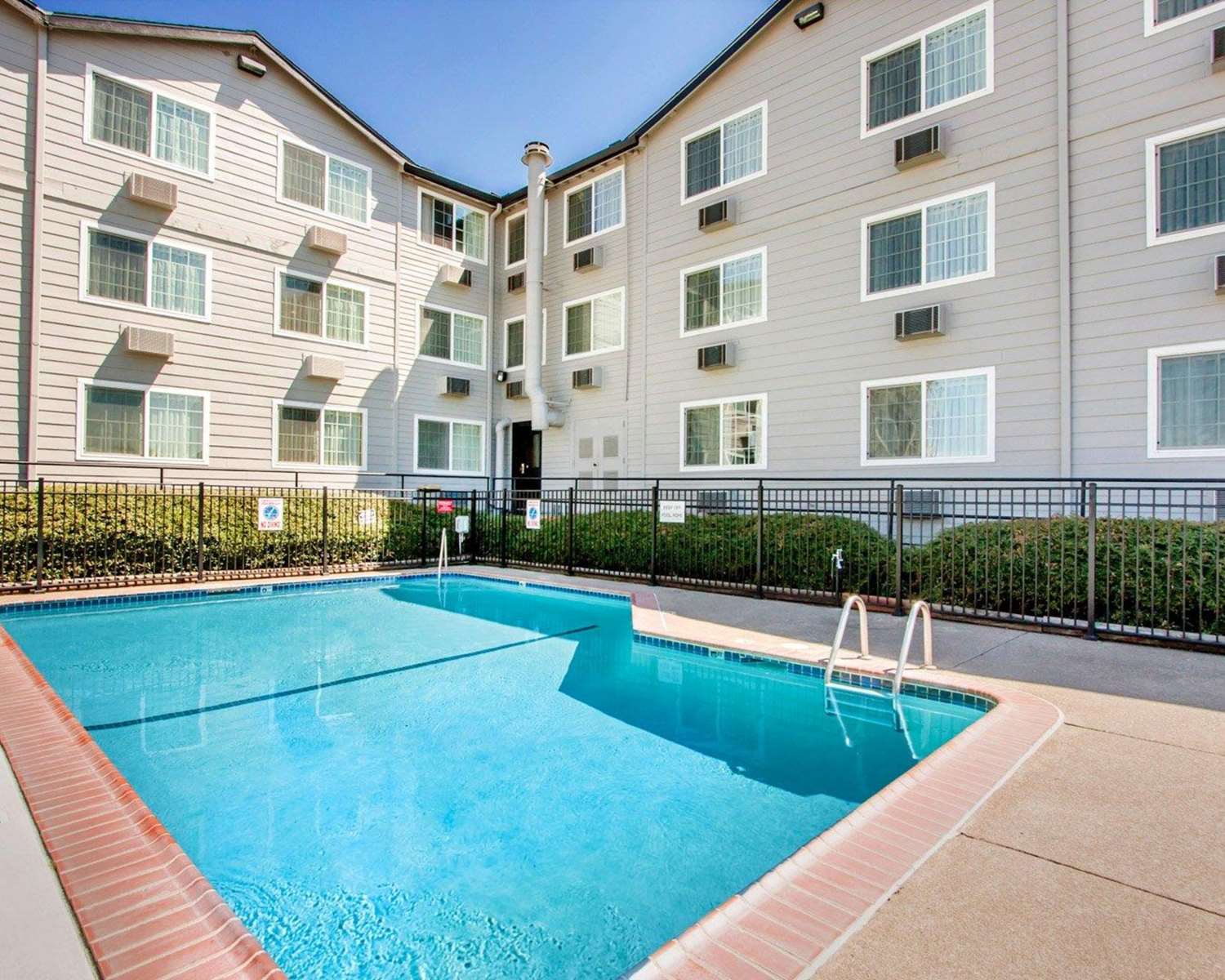 Quality Inn & Suites Springfield - Eugene North 18/25