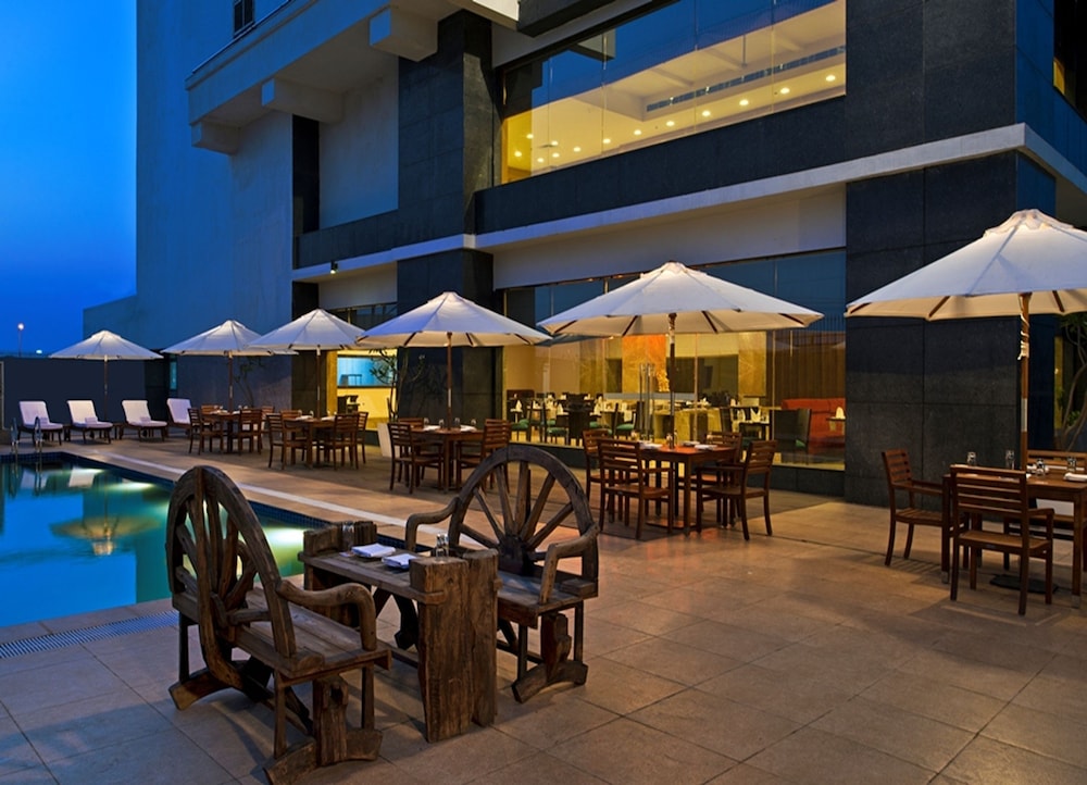 Red Fox Hotel Bhiwadi 24/35