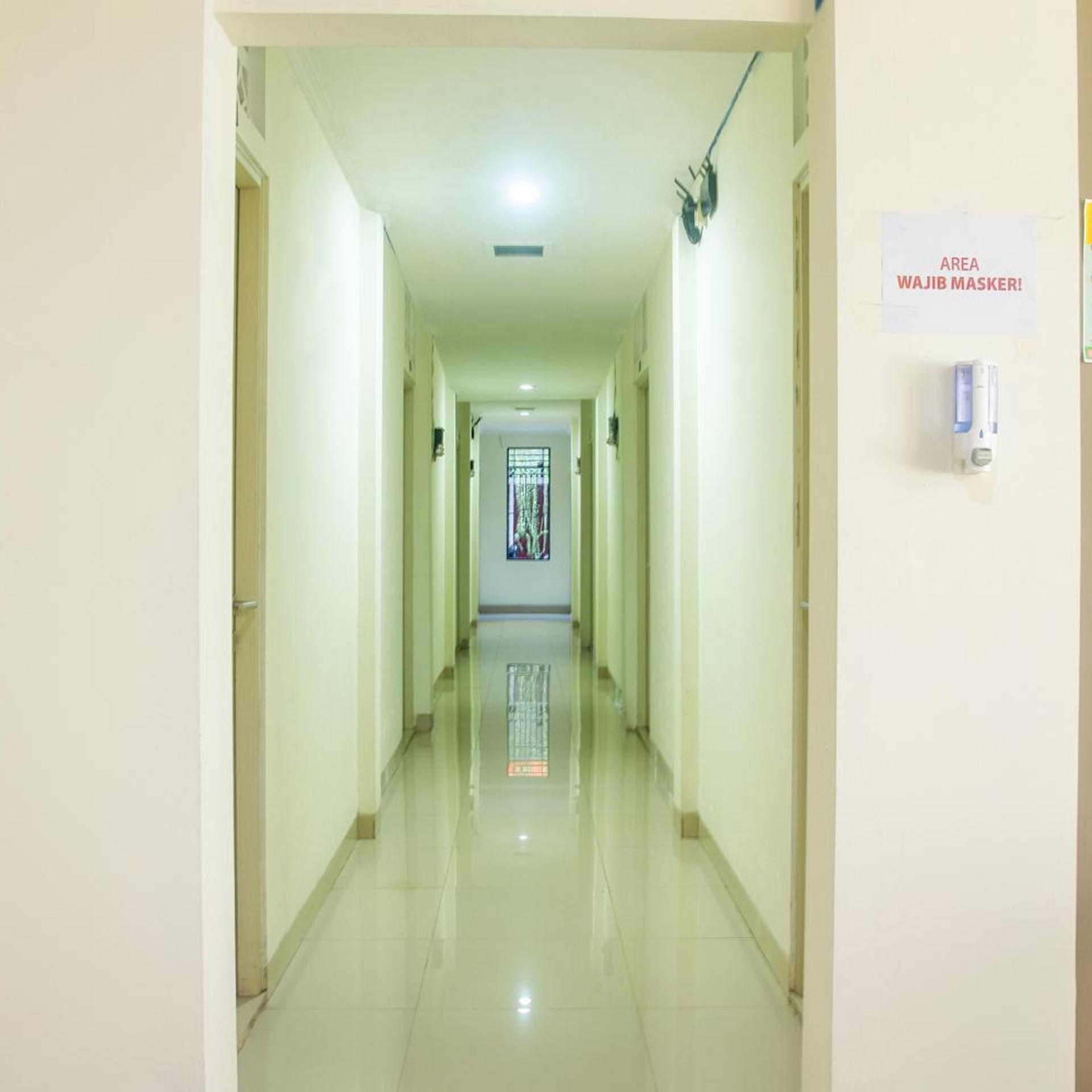 Hotel O Jakarta near One Belpark Mall formerly Wisma Minongga 16/23