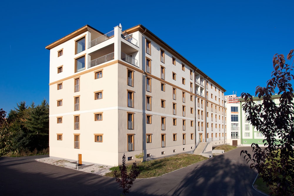 GOLDEN FISH Hotel Apartments photo 2