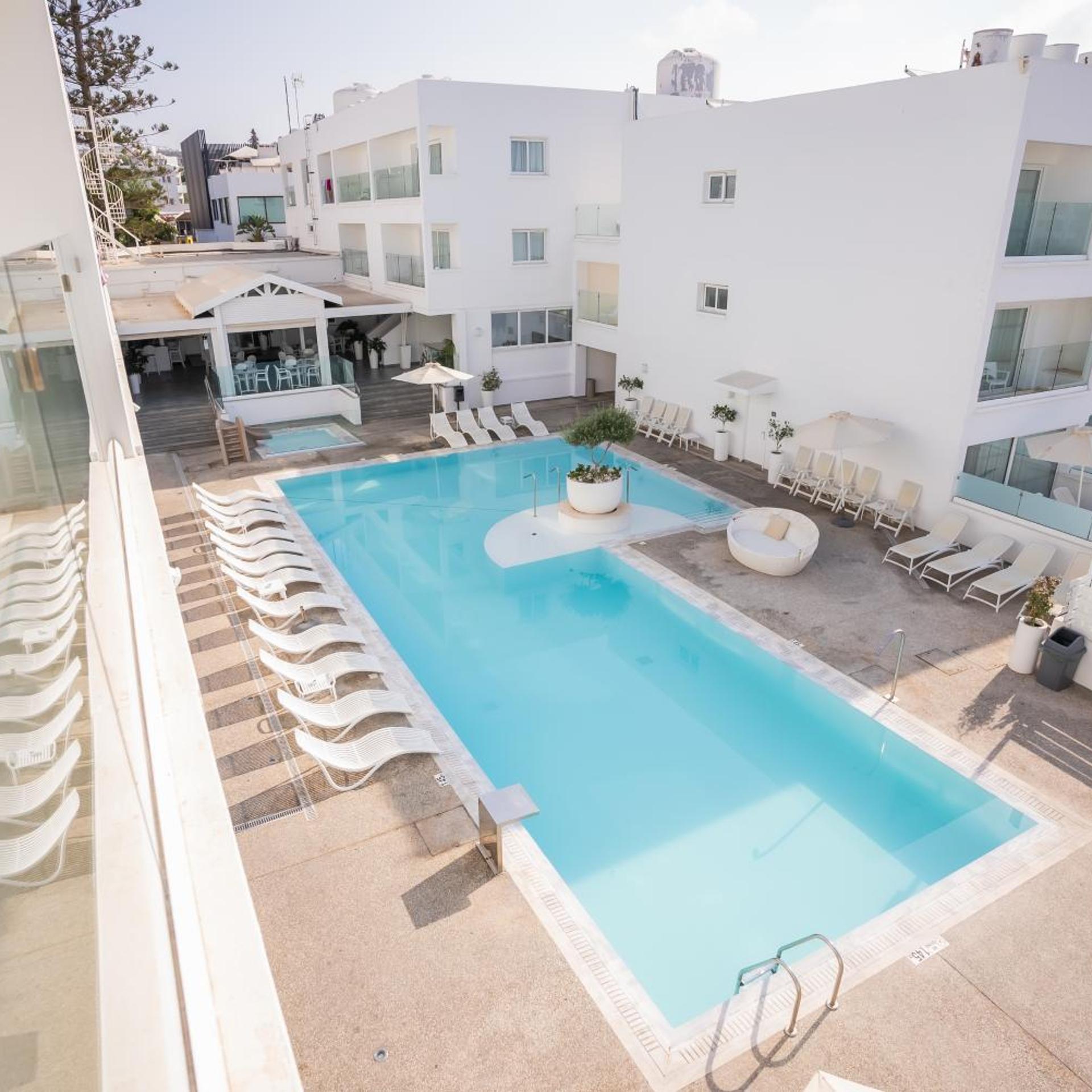 Liquid Hotel Apartments 56/62