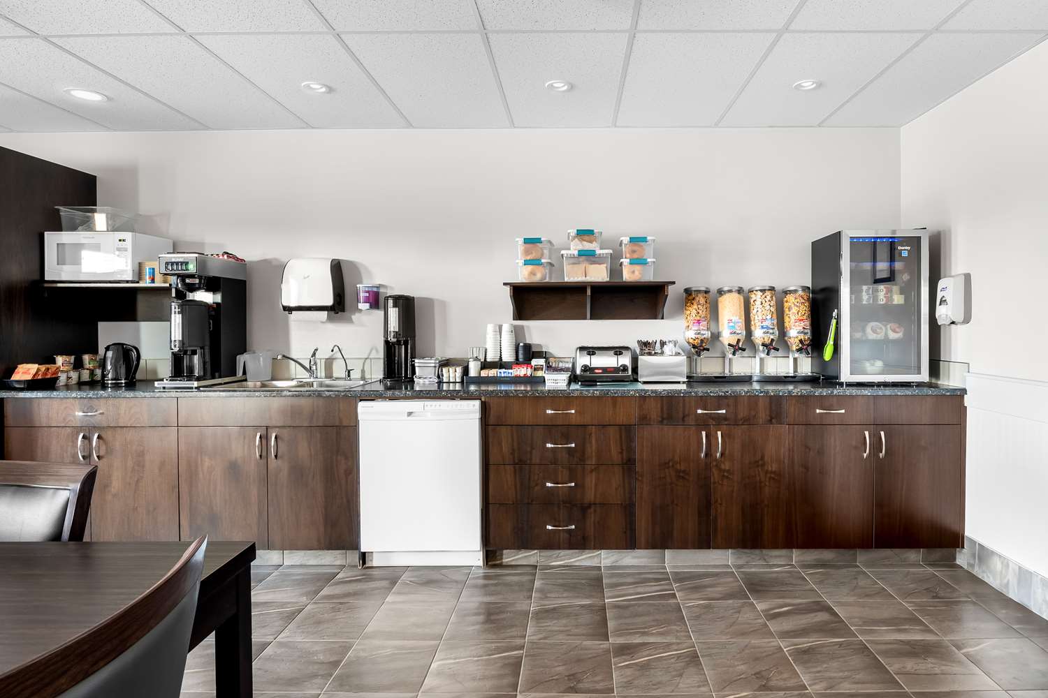 Surestay Studio By Best Western Hardisty 32/40