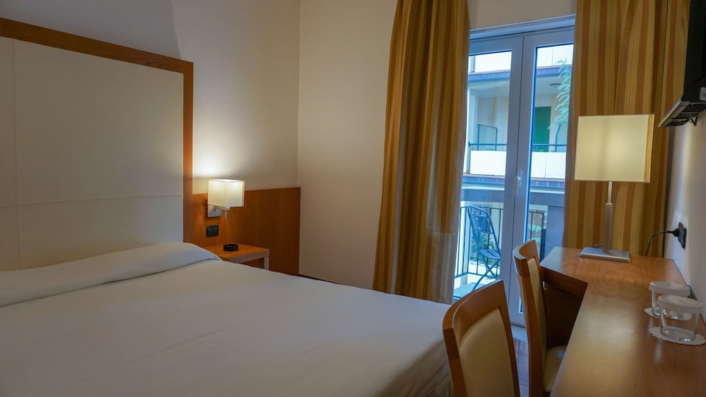 STANDARD, DOUBLE OR TWIN BED