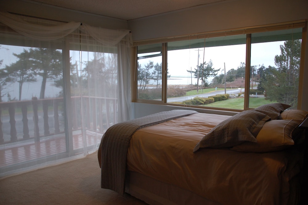 GreenHouse Inn by the Bay 32/62