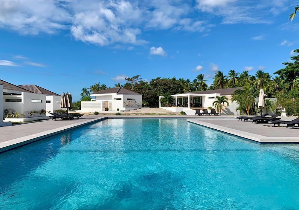 Cebu R Resort Tabuelan 43/50
