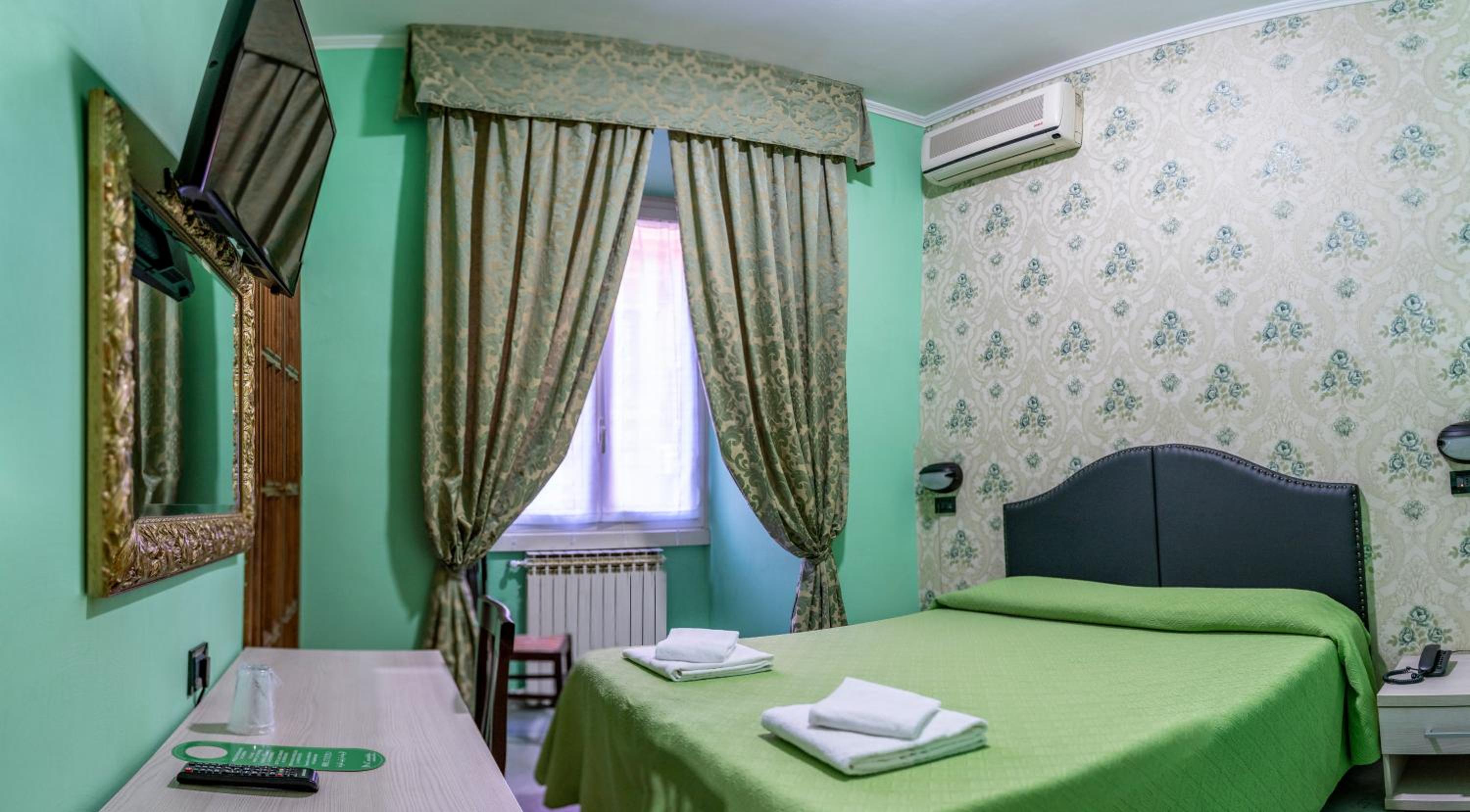 غرفة بسرير مزدوج أو سريرين منفصلين، Hotel Ferrarese Roma 8/10