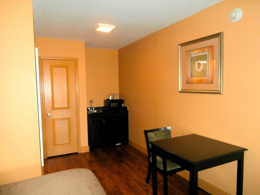 Americas Best Value Inn Suites Griffin 33/48