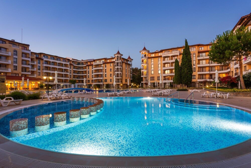 Royal Sun Holiday Complex 5/50