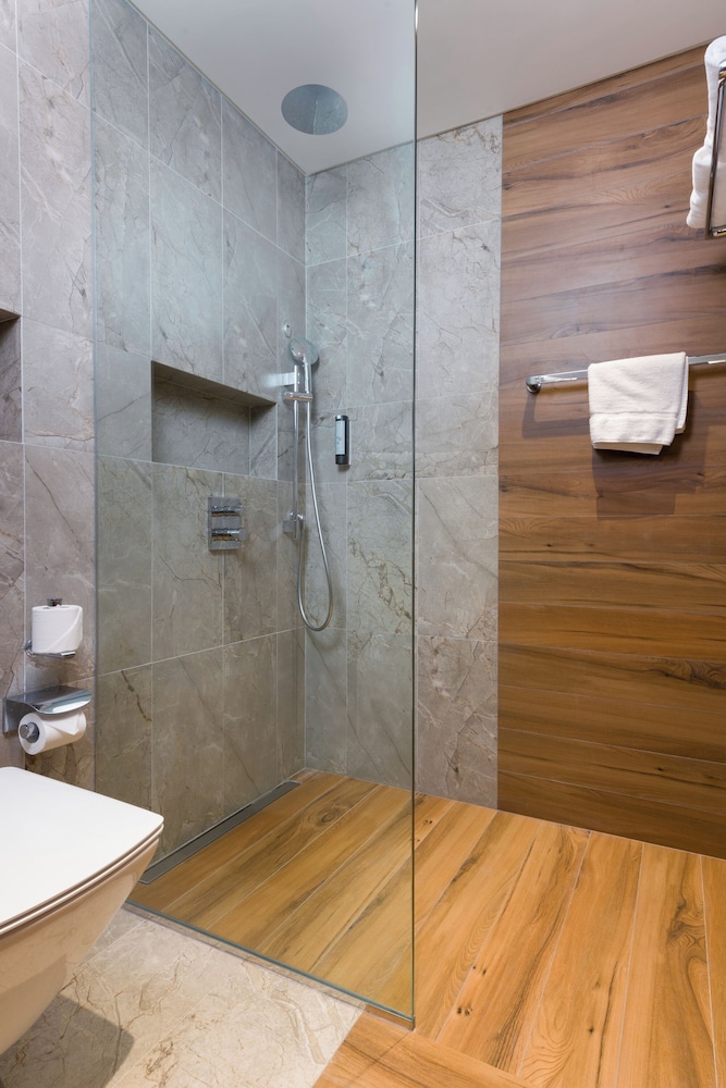 IntercityHotel Bawshar 62/62