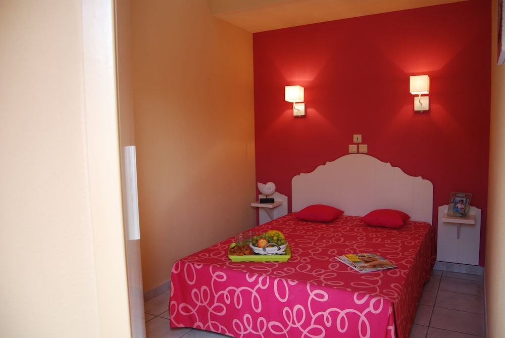 DUPLEX, HOUSE, SMALL