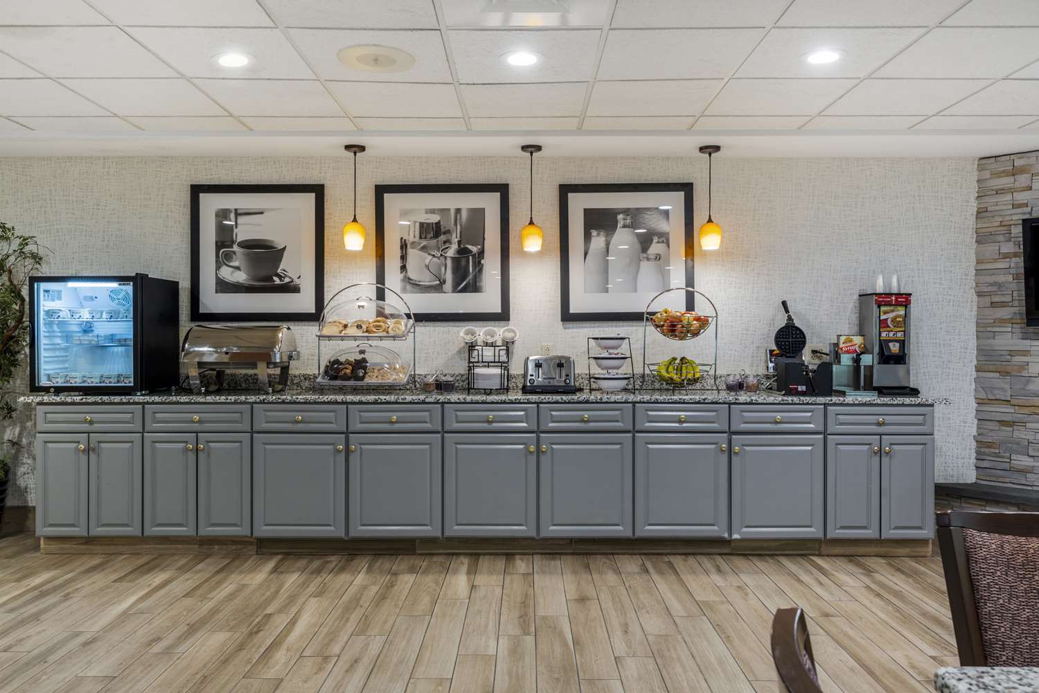 Best Western Plus New England Inn & Suites 6/20