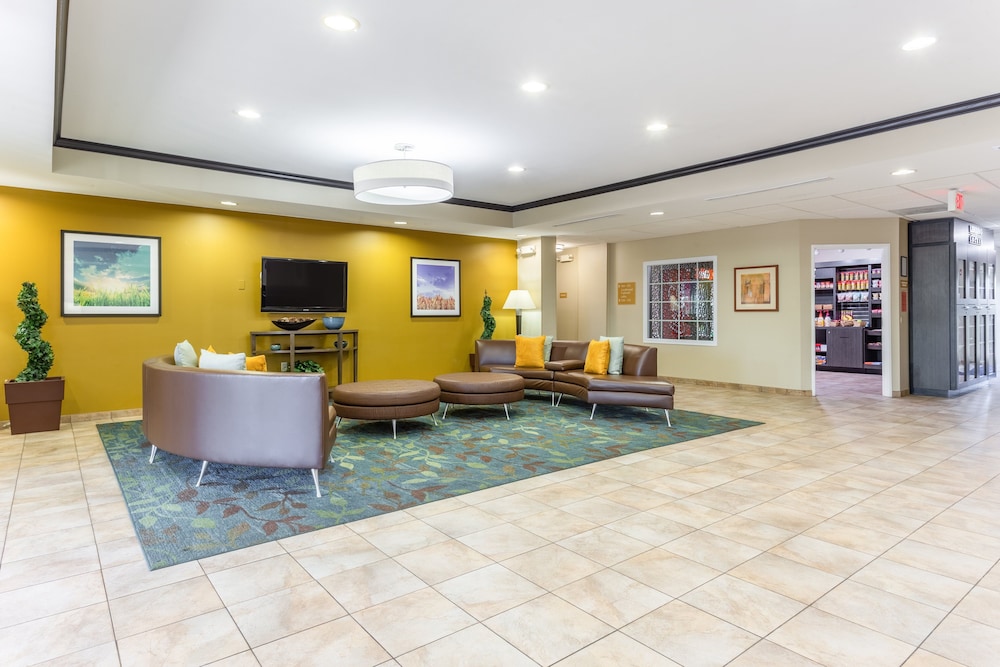 CANDLEWOOD SUITES AURORA- NAPERVILLE 13/51