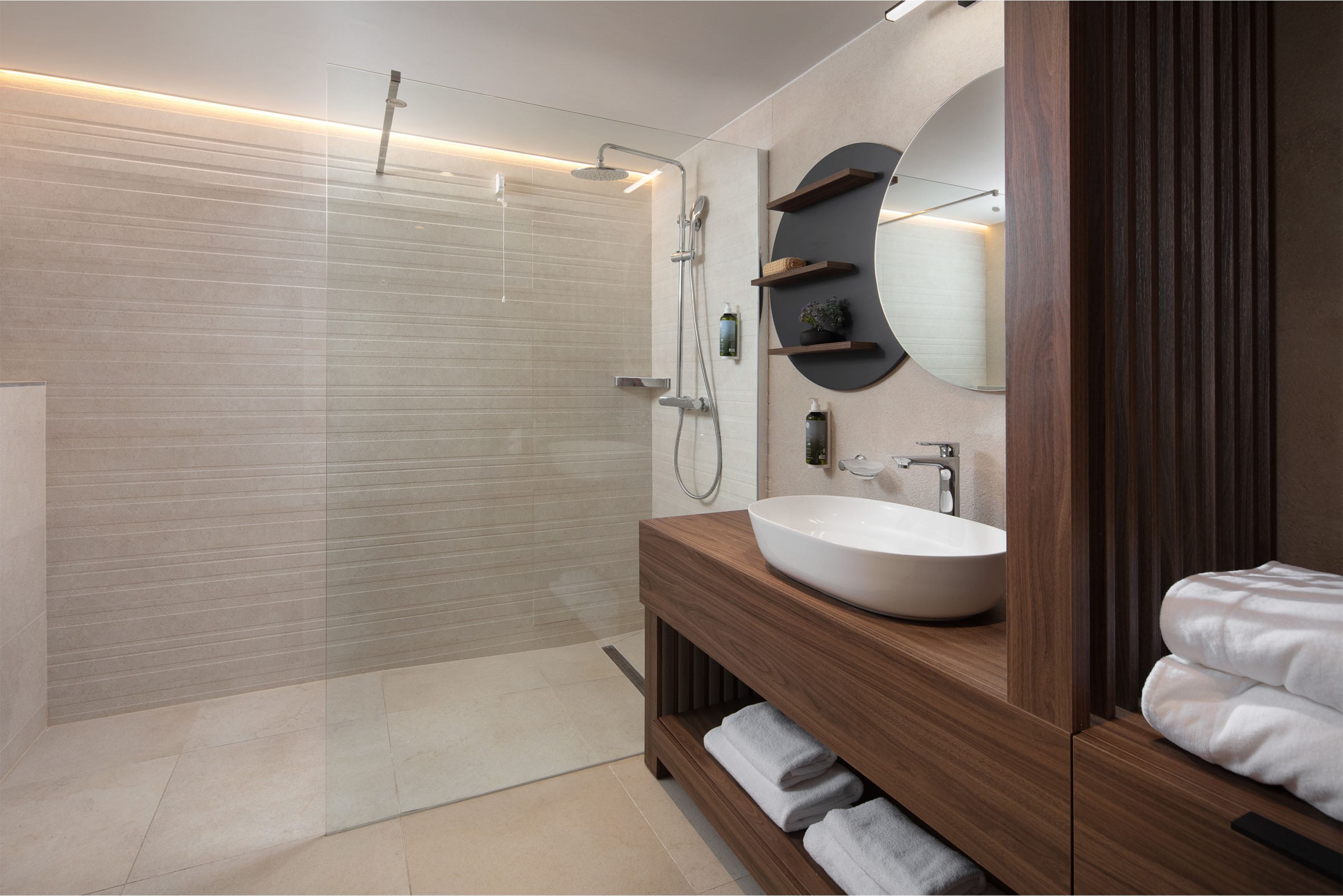 جناح سوبيريور بإطلالة على البحر بشرفة بحوض جاكوزي، Aminess Alfir Hotel 6/6