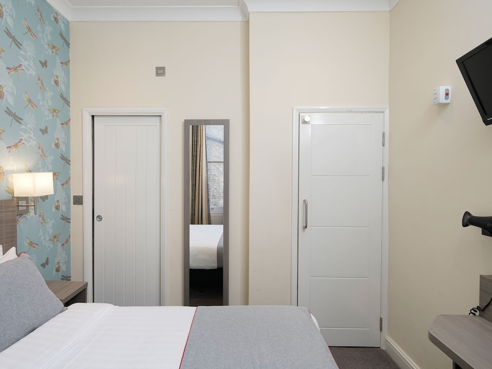 OYO Bakers Hotel London Victoria 11/18