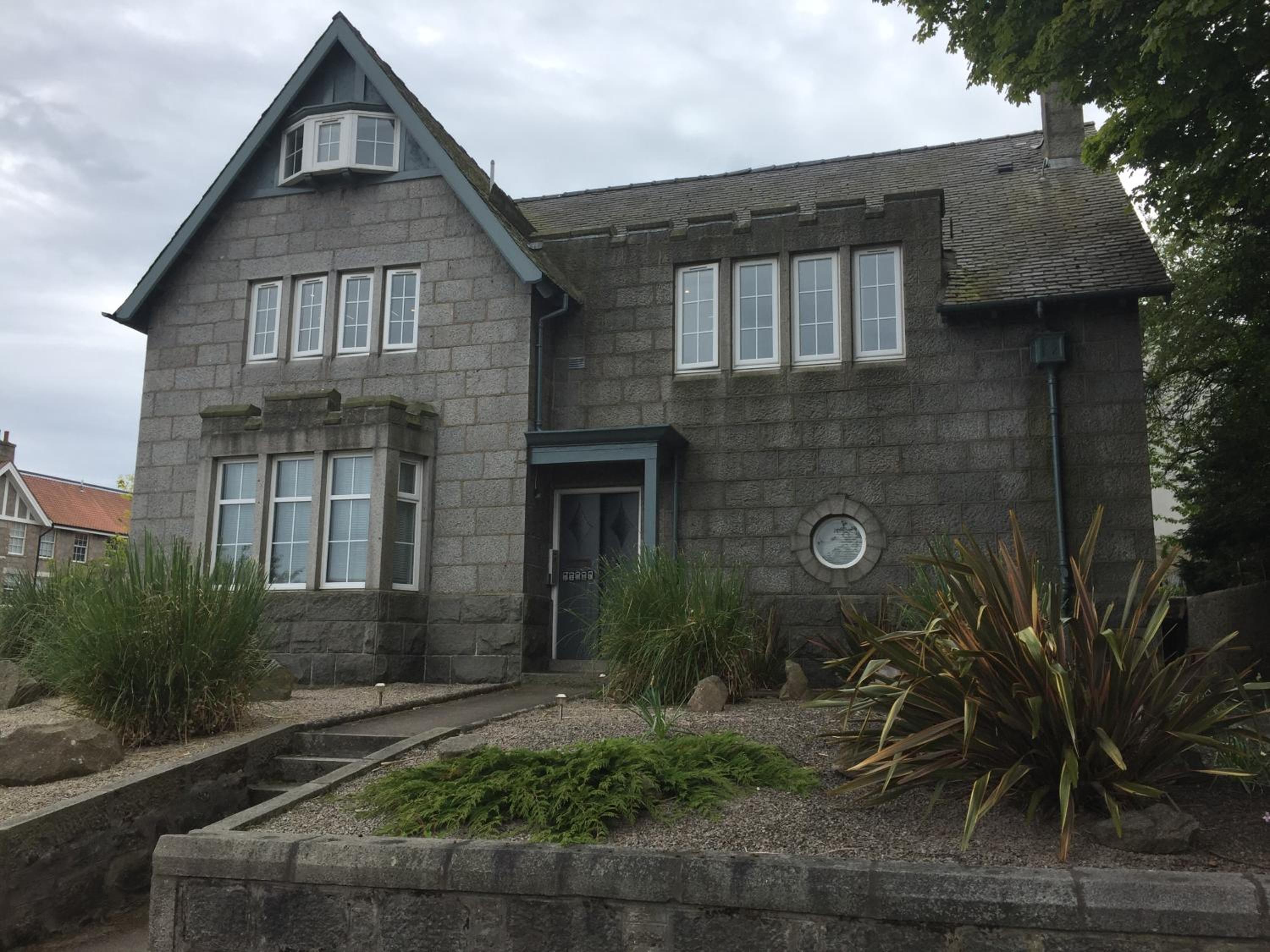 Aberdeen Serviced Apartments - The Lodge 2/13