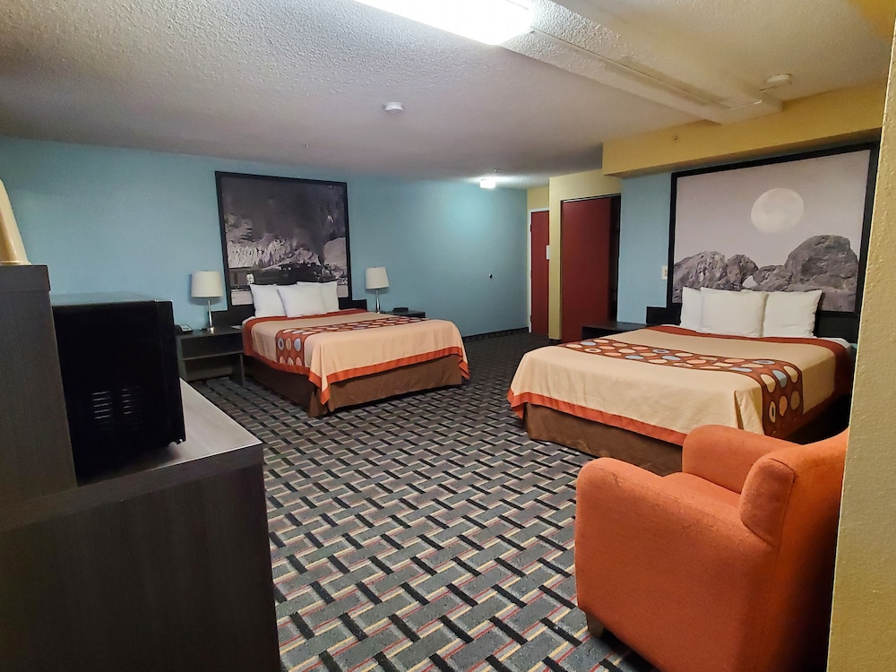 Super 8 by Wyndham Henderson North East Denver 19/26