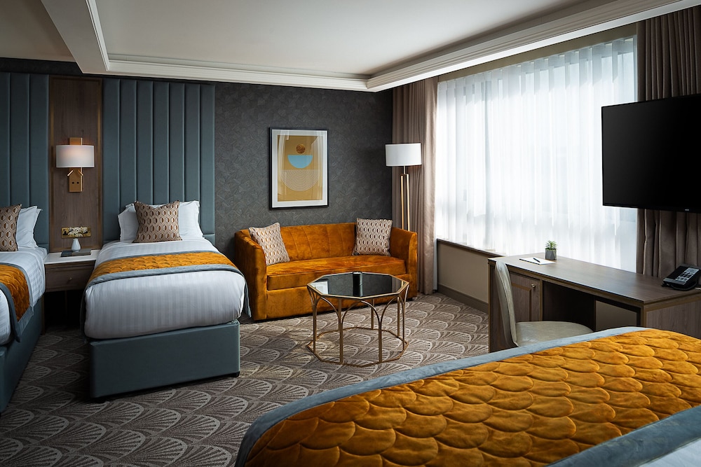 غرفة عائلية بسرير كينج وسريرين منفصلين، The Savoy Hotel 7/9