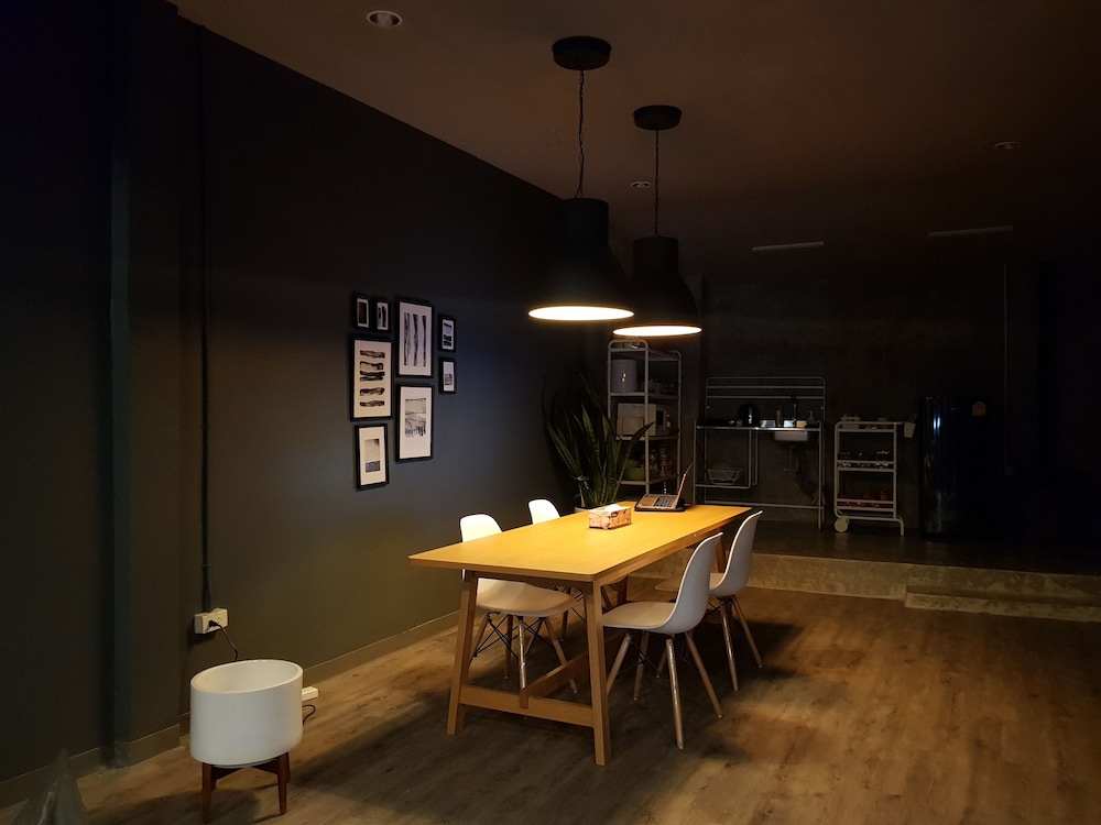 The Cocoon Hostel 41/49