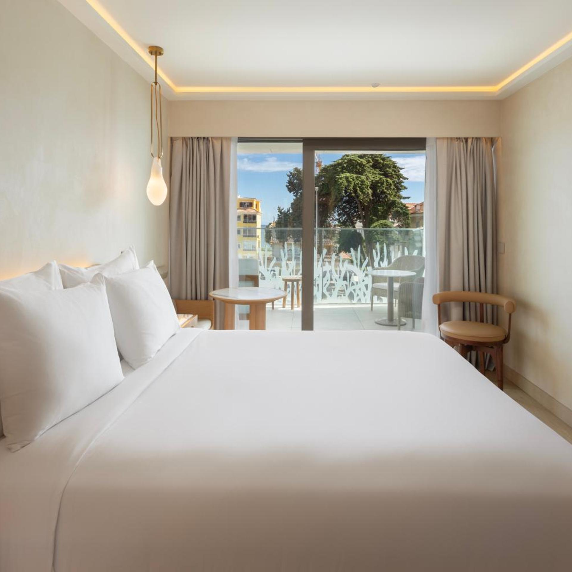 Room, Double or Twin Bed, Urban View