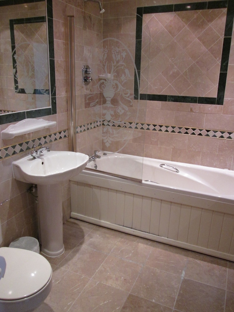 Brompton Hotel 50/60