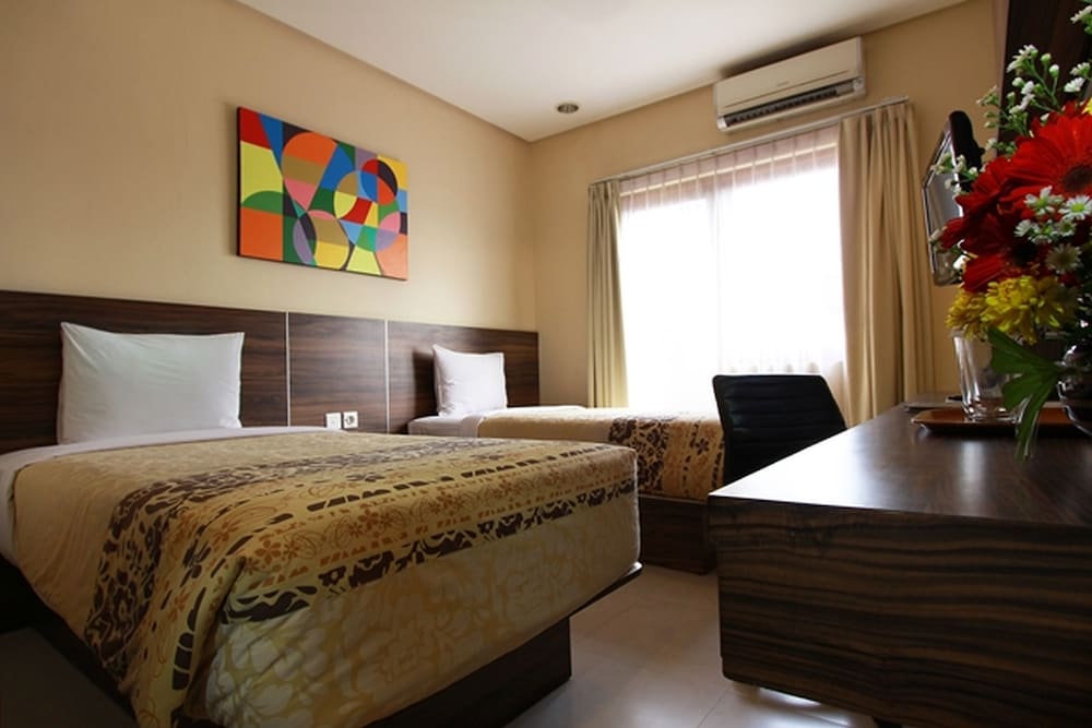 Standard, Twin Beds