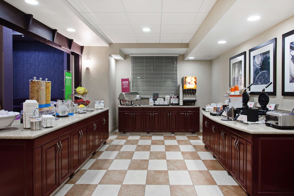 Hampton Inn Suites Oakland Airport 46/63
