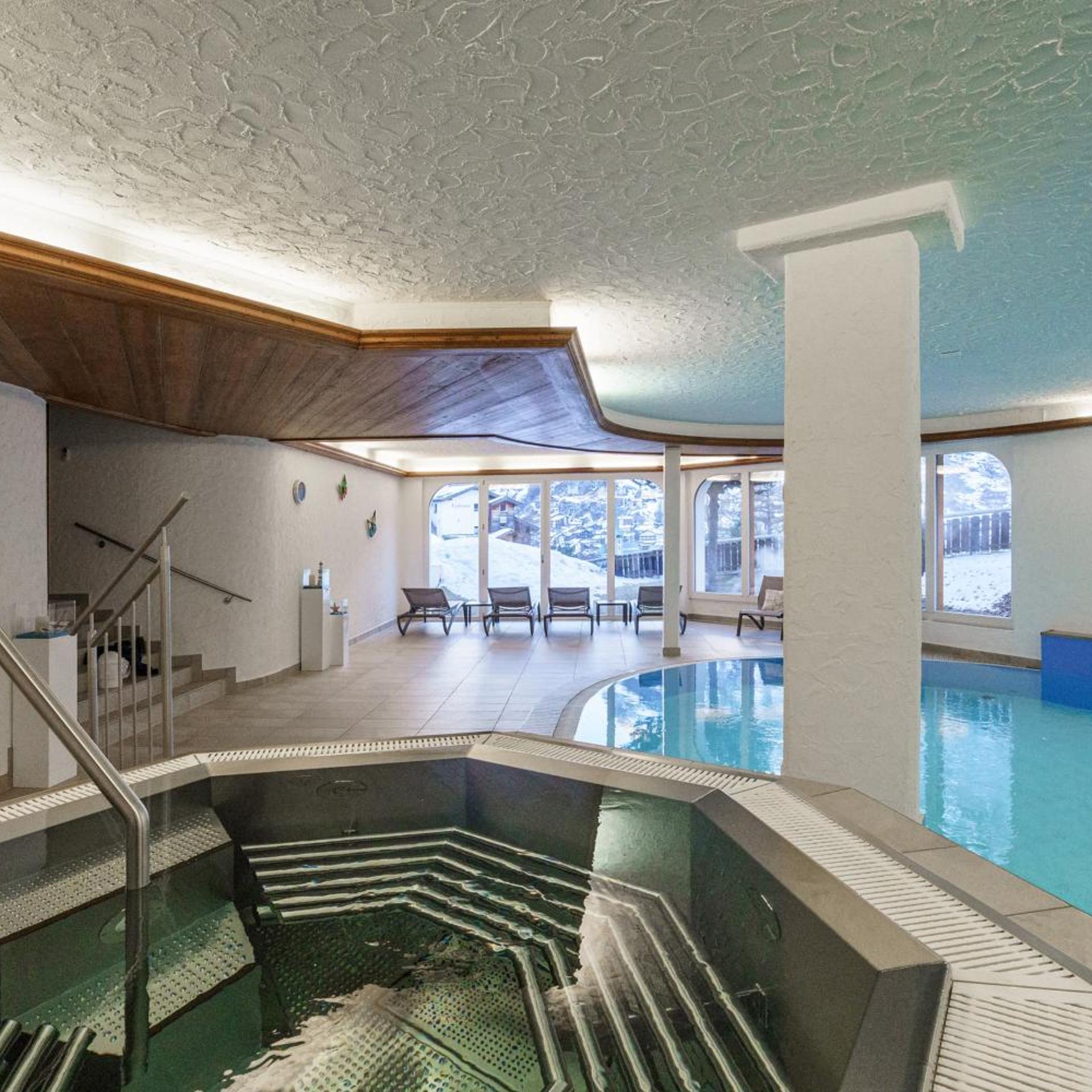 HOTEL ALPENROYAL 30/55
