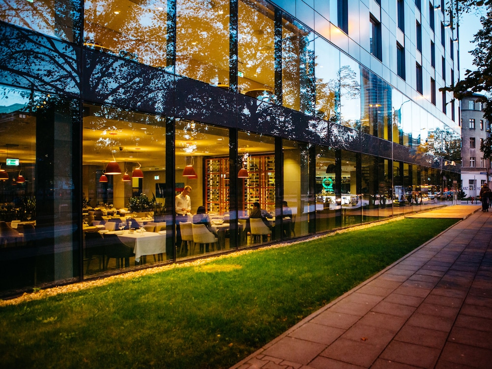 Q Hotel Plus Wroclaw 70/74