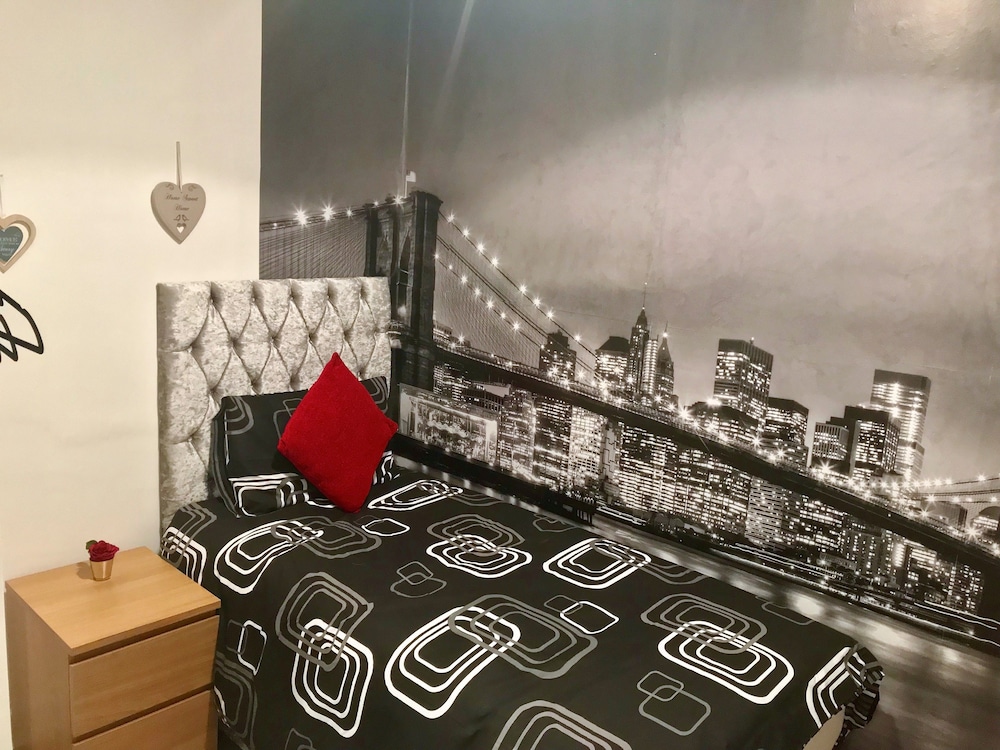 233 Leith Apartment 10/24