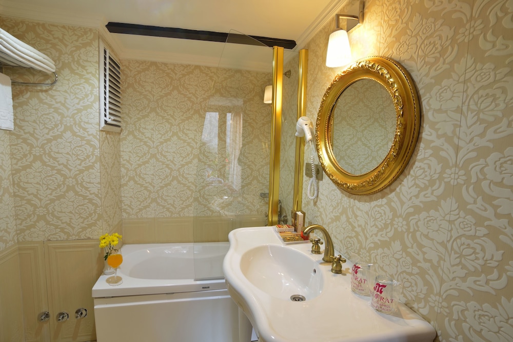 By Murat Royal Hotels Boutique Class 30/32