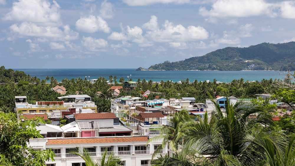 Sea Hills Resort 28/34