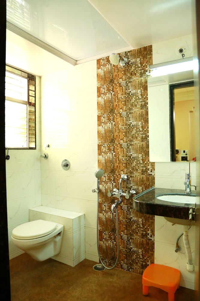 Hotel Shreyas 38/40
